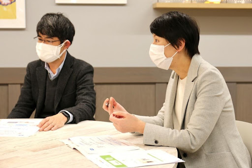 左から、人財戦略部長 伊藤 道博様、人財戦略部健康推進室長 佐柳 みすず様
