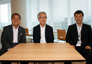 講演会のため訪問した中川恵一先生と次なる取り組みについて語る柏木さん（左）と長谷川さん（右）