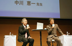 写真：鳥越氏と中川氏によるトークセッション