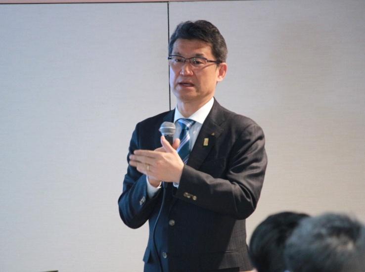 宮崎県知事　河野俊嗣 氏